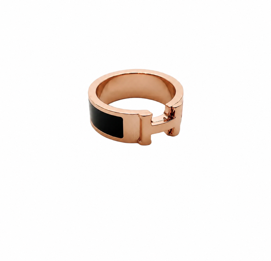Rose gold ring with black enamel and H detail