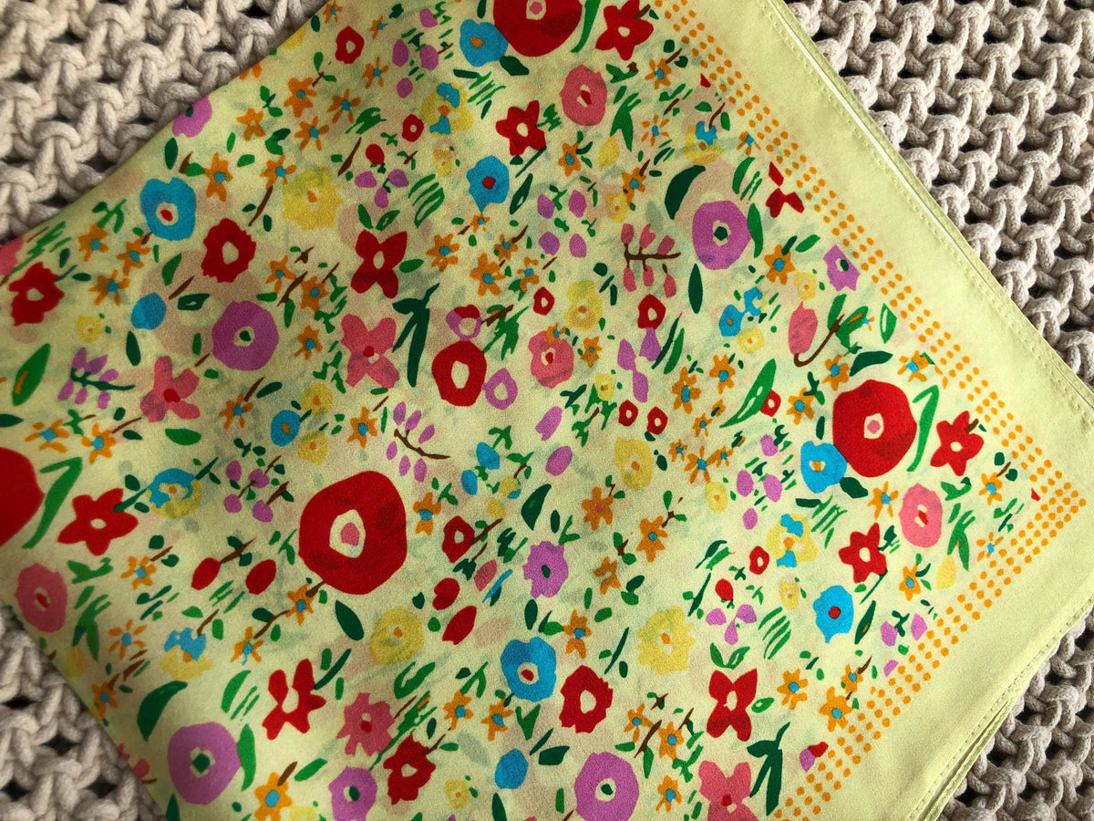 Natural Mulberry Silk Scarf – Yellow Floral Vintage Design – 53x53 cm