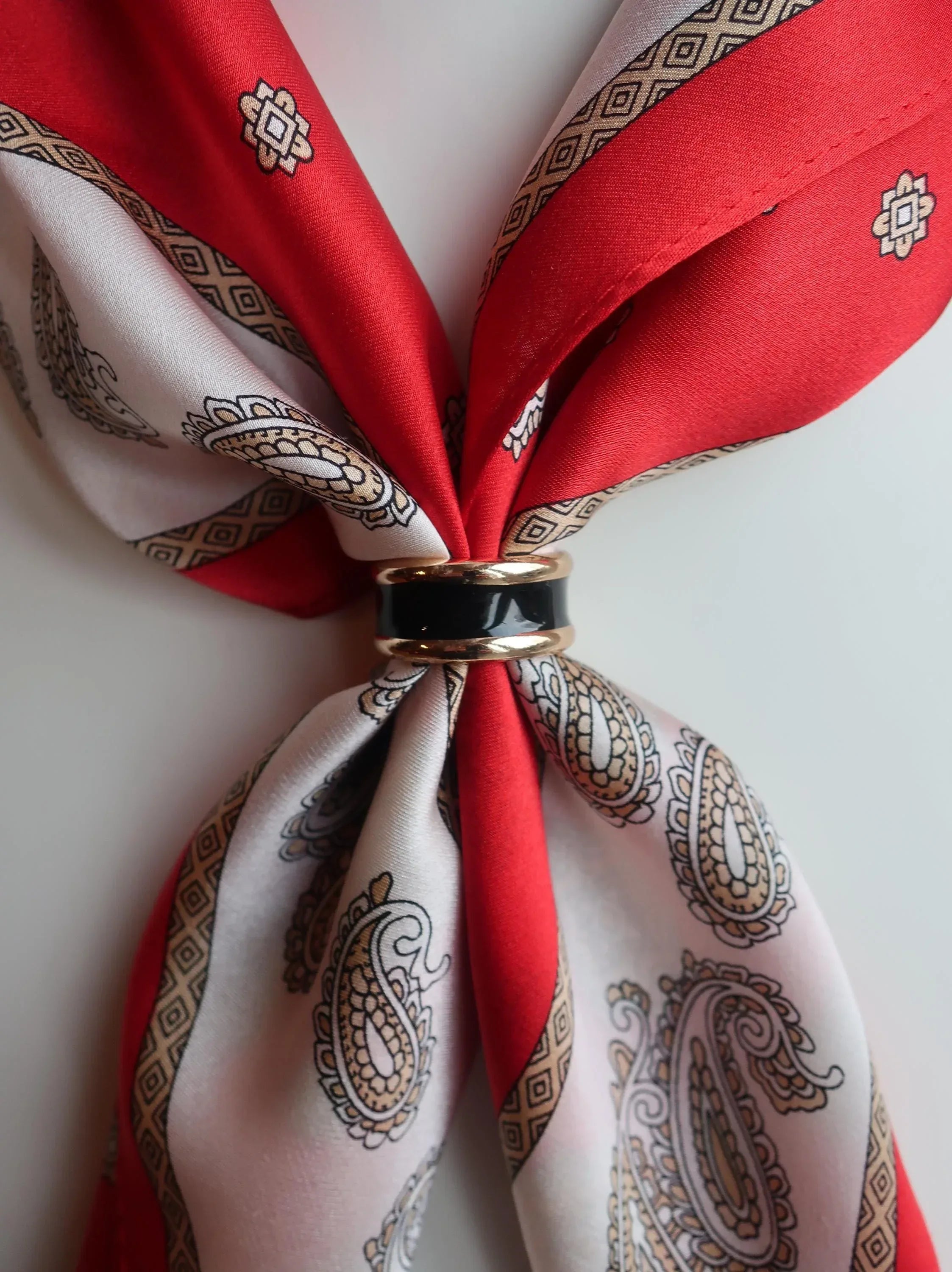 Elegant Scarf Ring - Versatile Buckle & Clip for Silk Scarves - Scarves4you