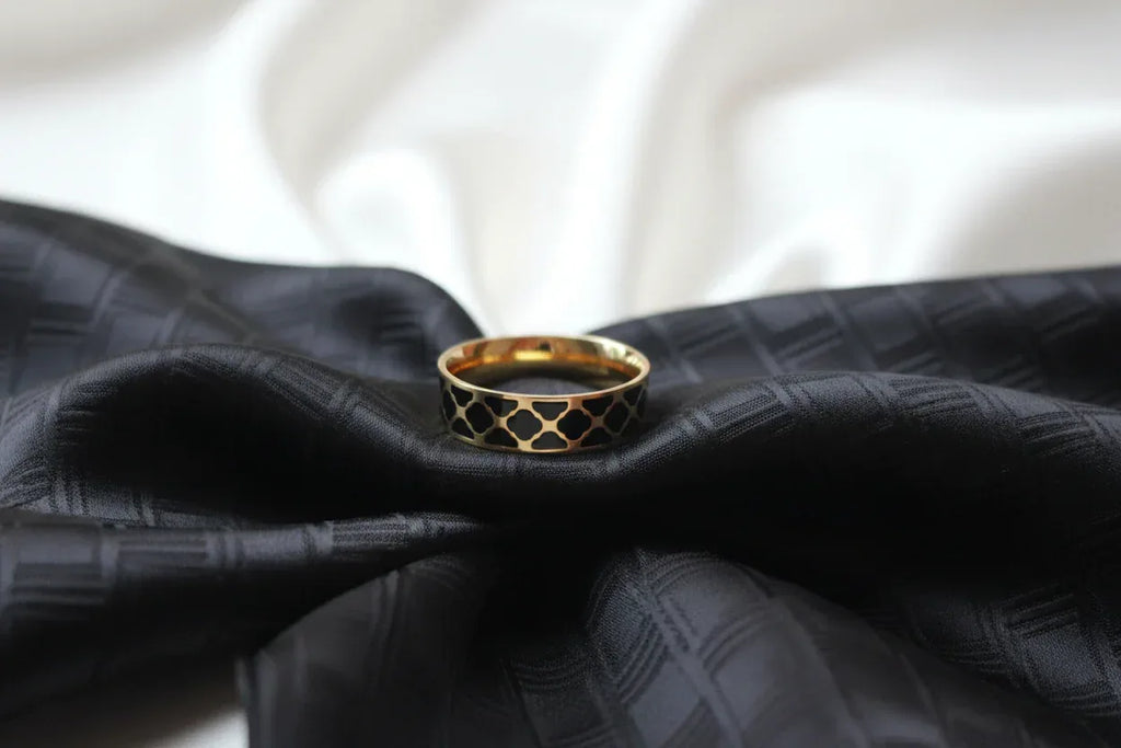 Elegant Scarf Ring - Versatile Buckle & Clip for Silk Scarves - Scarves4you