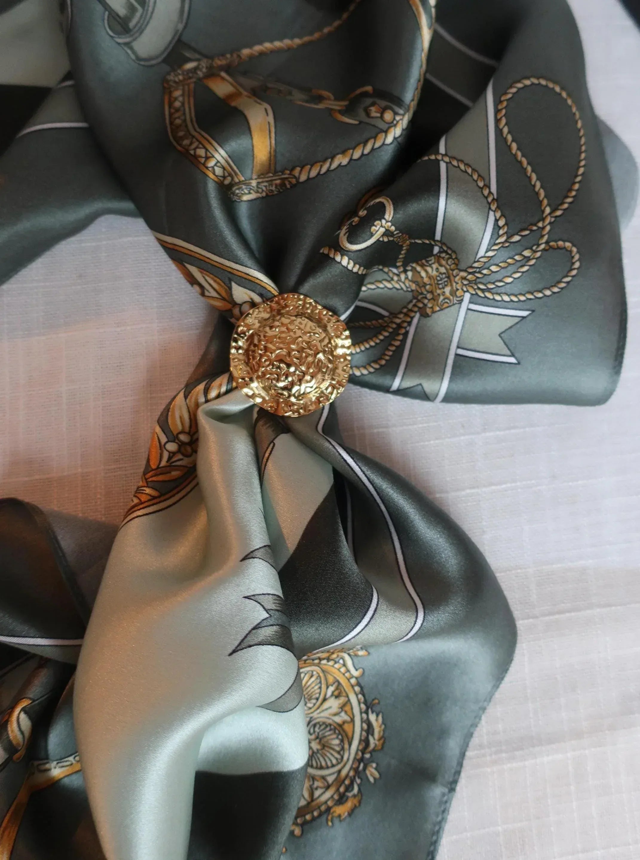 Elegant Scarf Ring - Versatile Buckle & Clip for Silk Scarves - Scarves4you