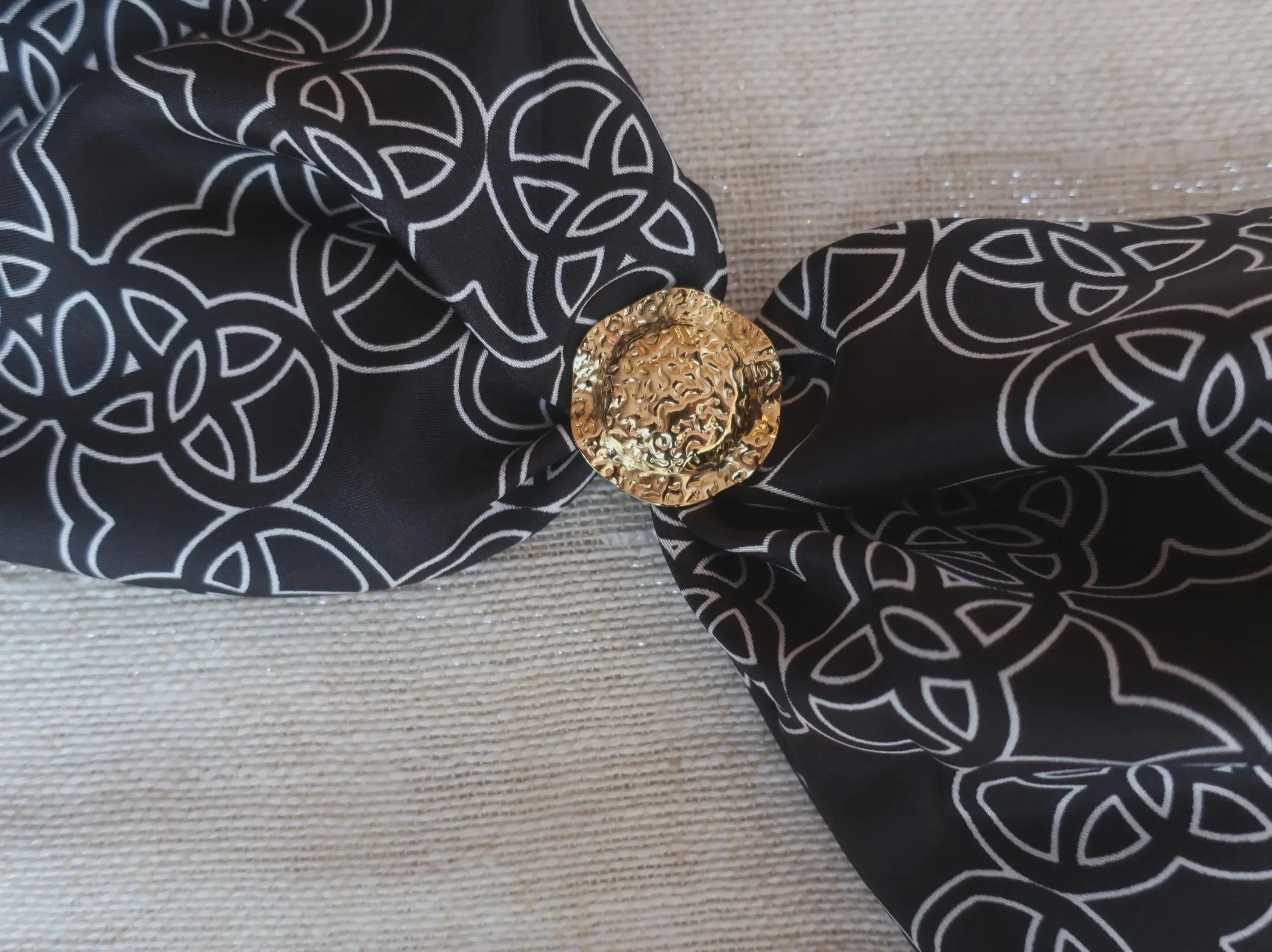 Elegant Scarf Ring - Versatile Buckle & Clip for Silk Scarves - Scarves4you