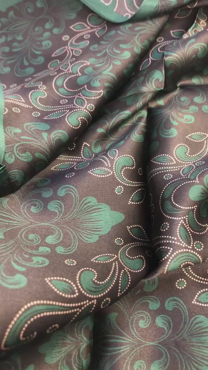 Natural Mulberry Silk Scarf – Emerald Green Baroque Design – 53x53 cm