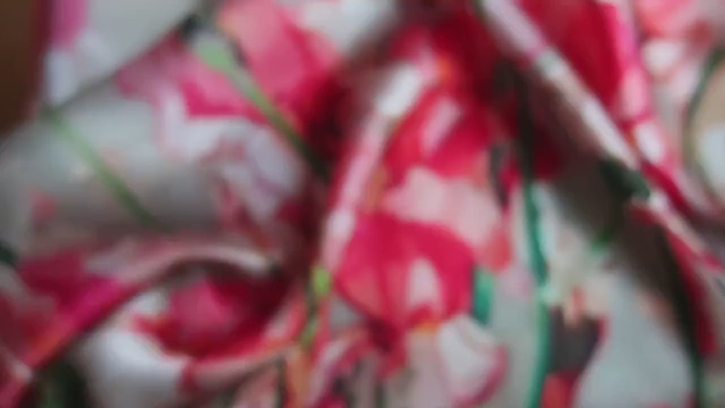 Natural Mulberry Silk Scarf – Hand-Painted Red Flowers Watercolor Design – 53x53 cm